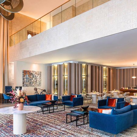 Abesq Doha Hotel And Residences, An Ihg Hotel Kültér fotó The lobby of the hotel