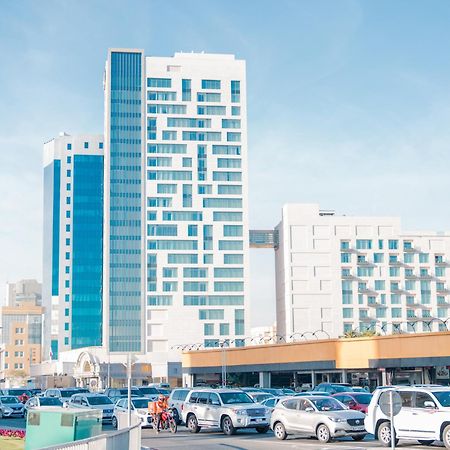 Abesq Doha Hotel And Residences, An Ihg Hotel Kültér fotó Al-Emarat Hospital