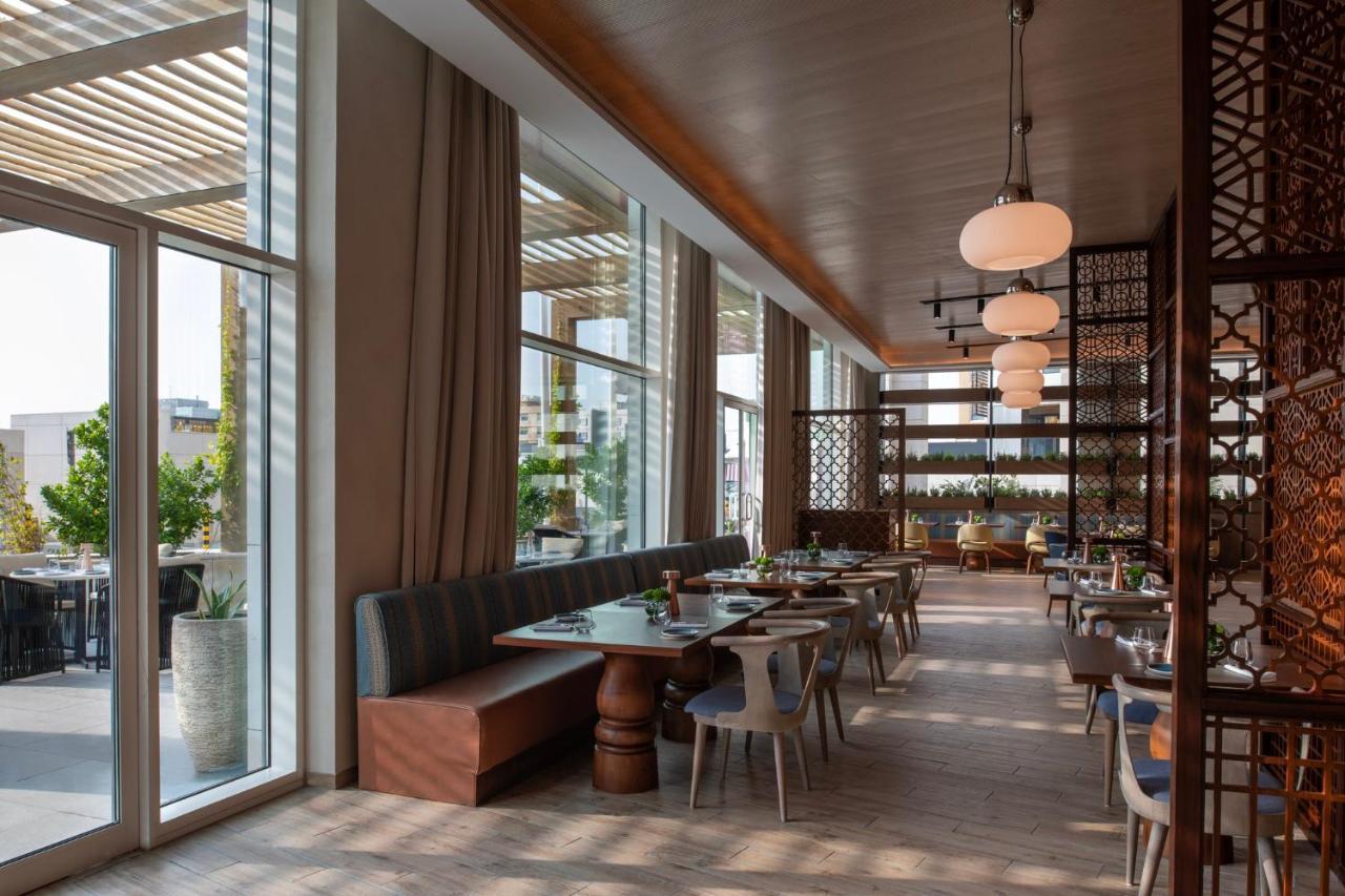 Abesq Doha Hotel And Residences, An Ihg Hotel Kültér fotó The restaurant