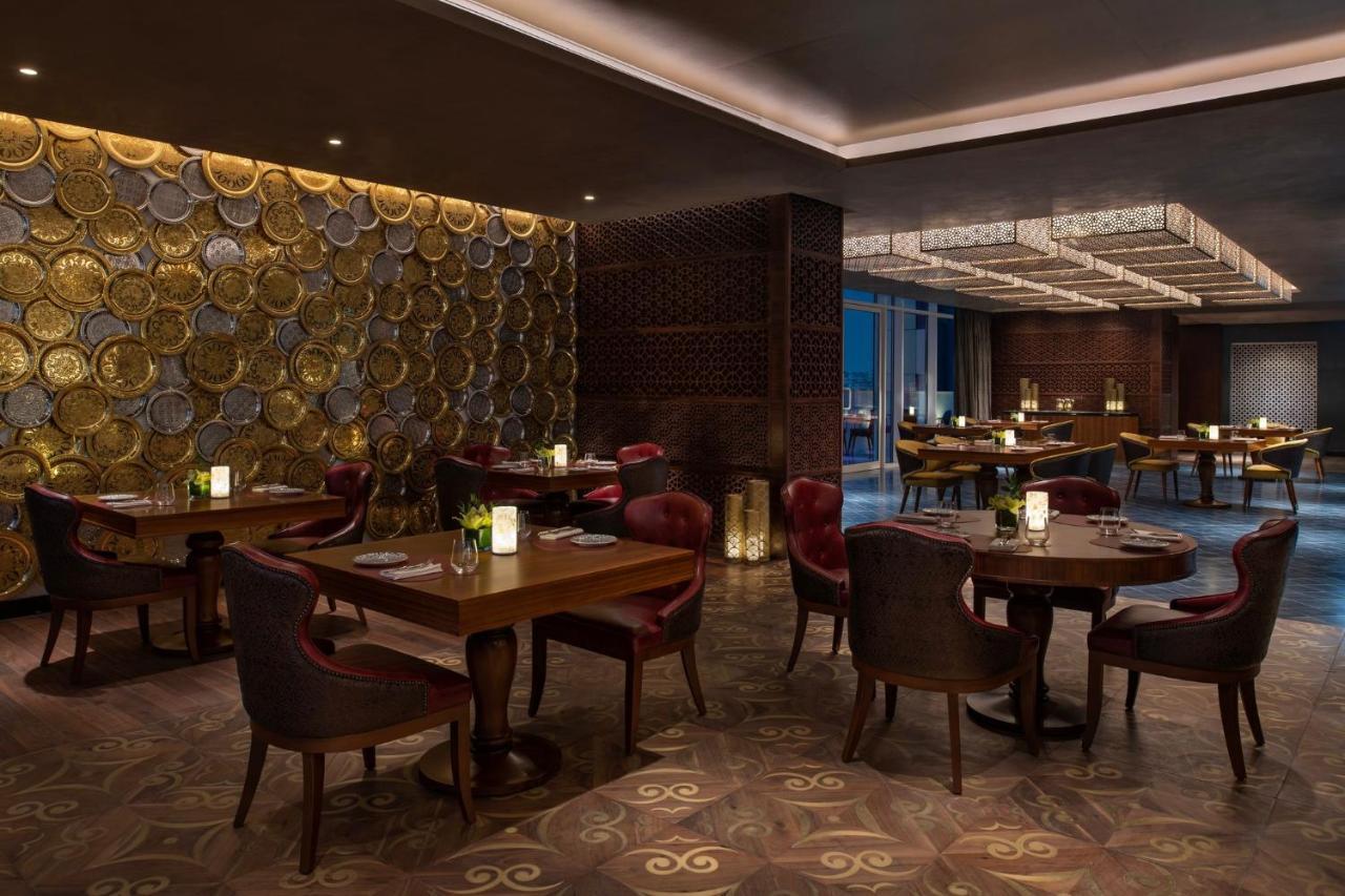 Abesq Doha Hotel And Residences, An Ihg Hotel Kültér fotó The restaurant