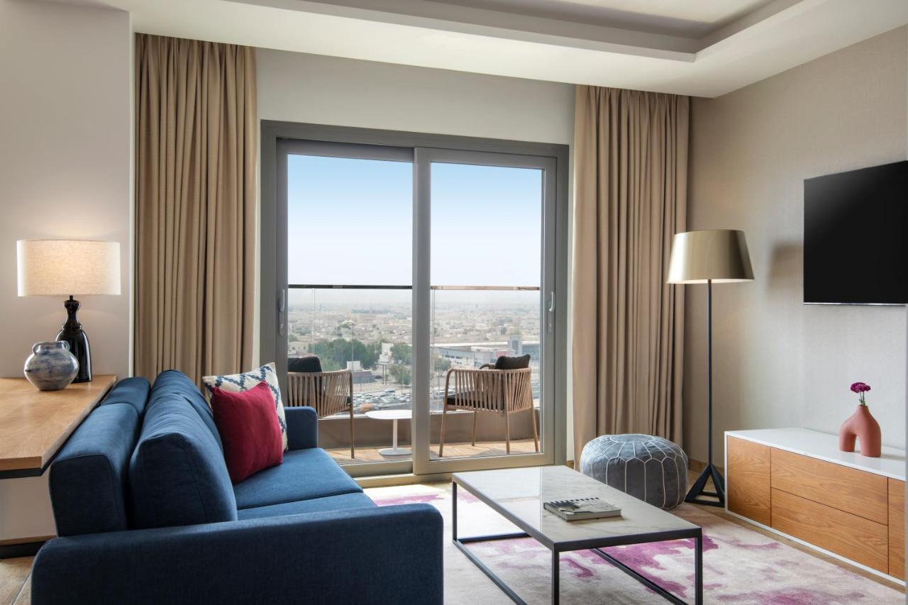 Abesq Doha Hotel And Residences, An Ihg Hotel Kültér fotó A suite at the hotel