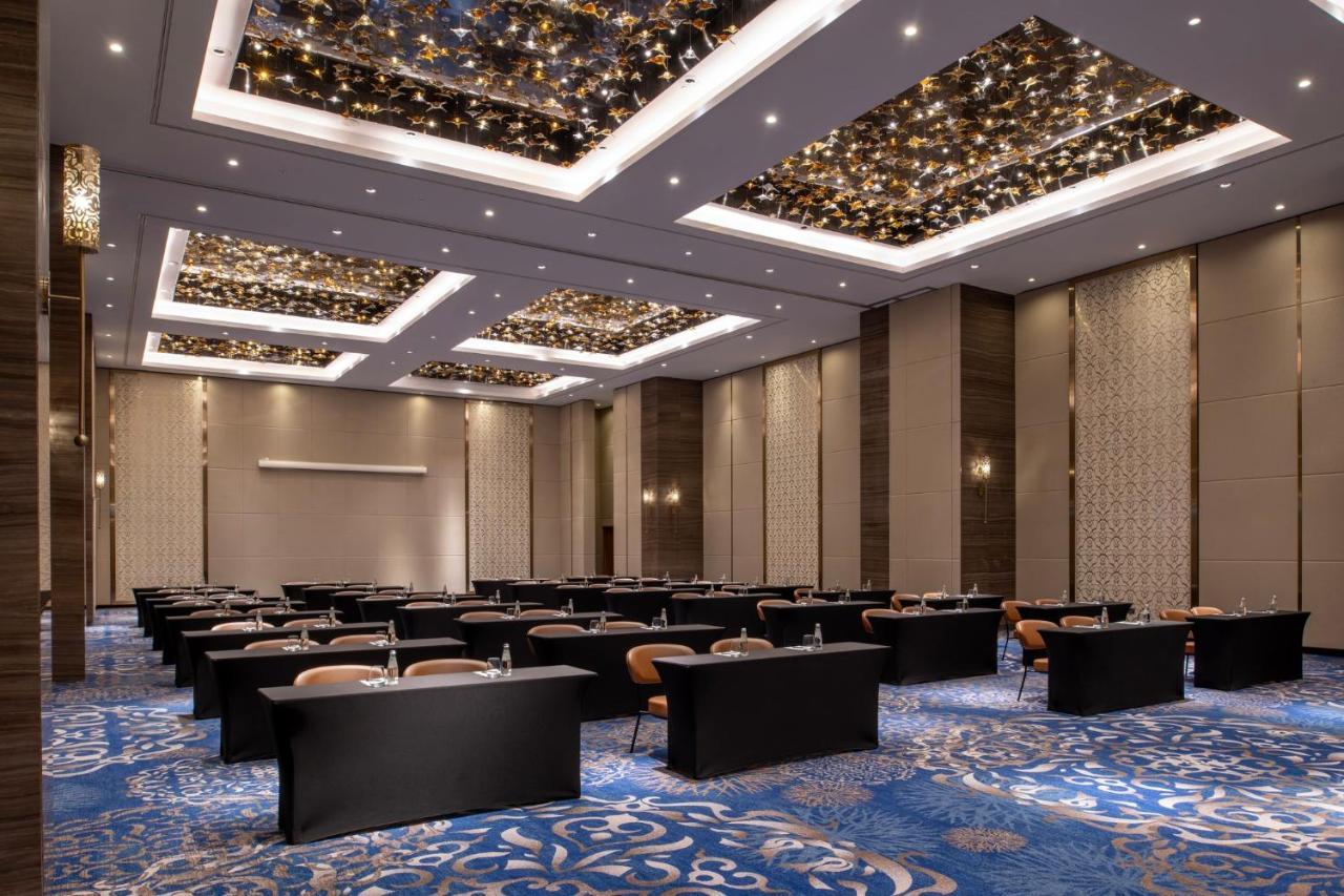 Abesq Doha Hotel And Residences, An Ihg Hotel Kültér fotó The ballroom