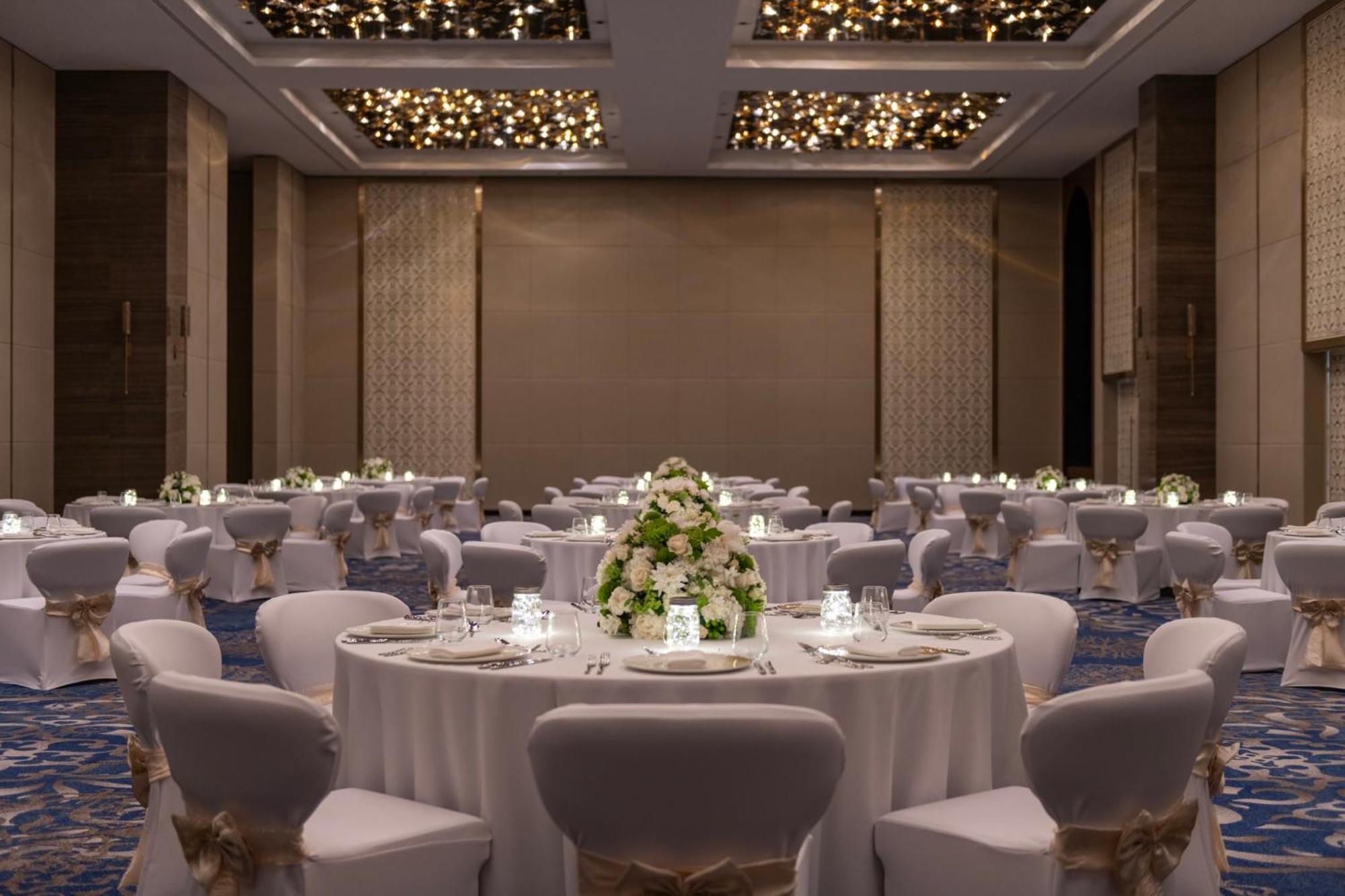 Abesq Doha Hotel And Residences, An Ihg Hotel Kültér fotó The Grand Ballroom