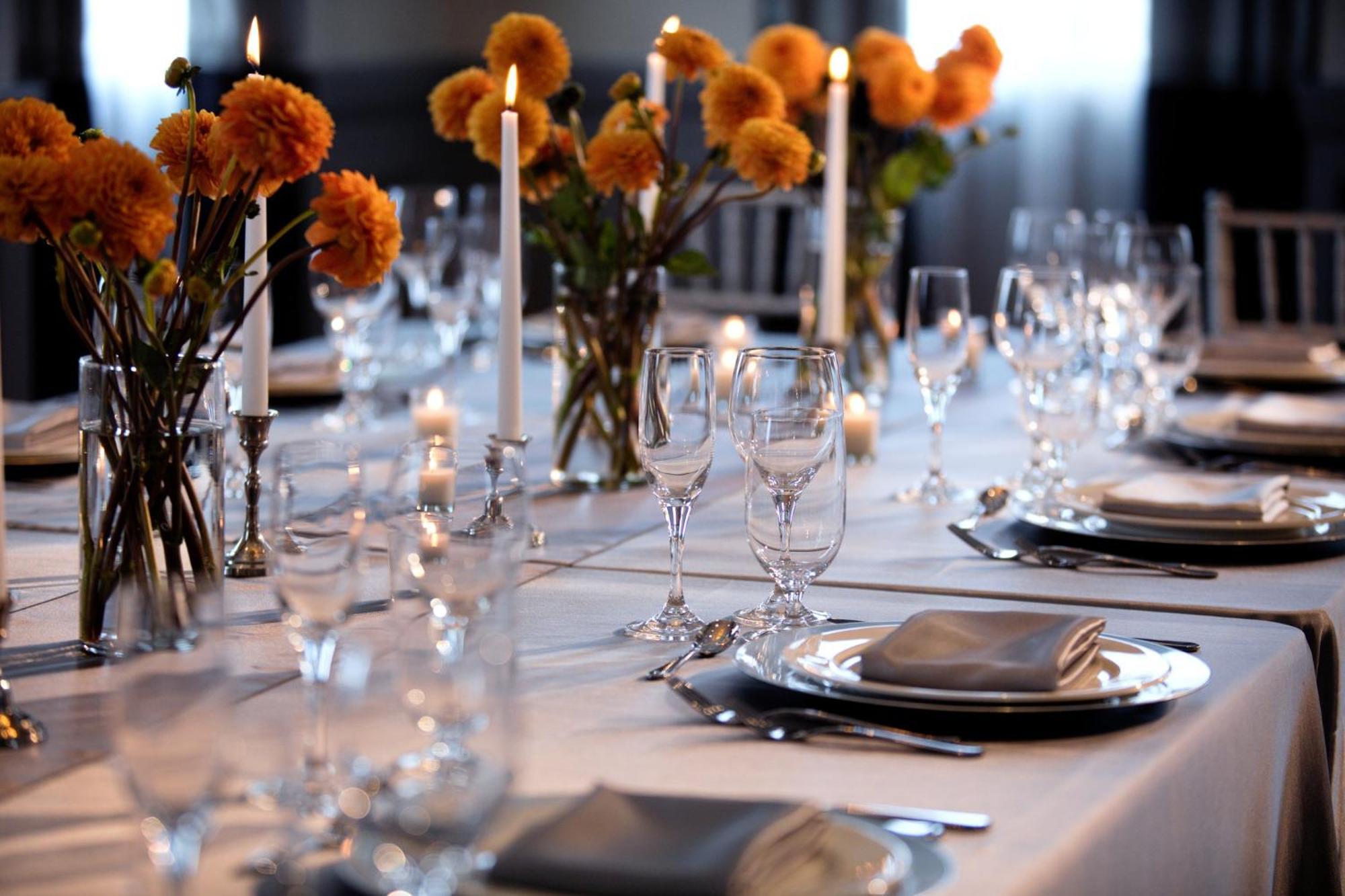Abesq Doha Hotel And Residences, An Ihg Hotel Kültér fotó A table set for a formal dinner