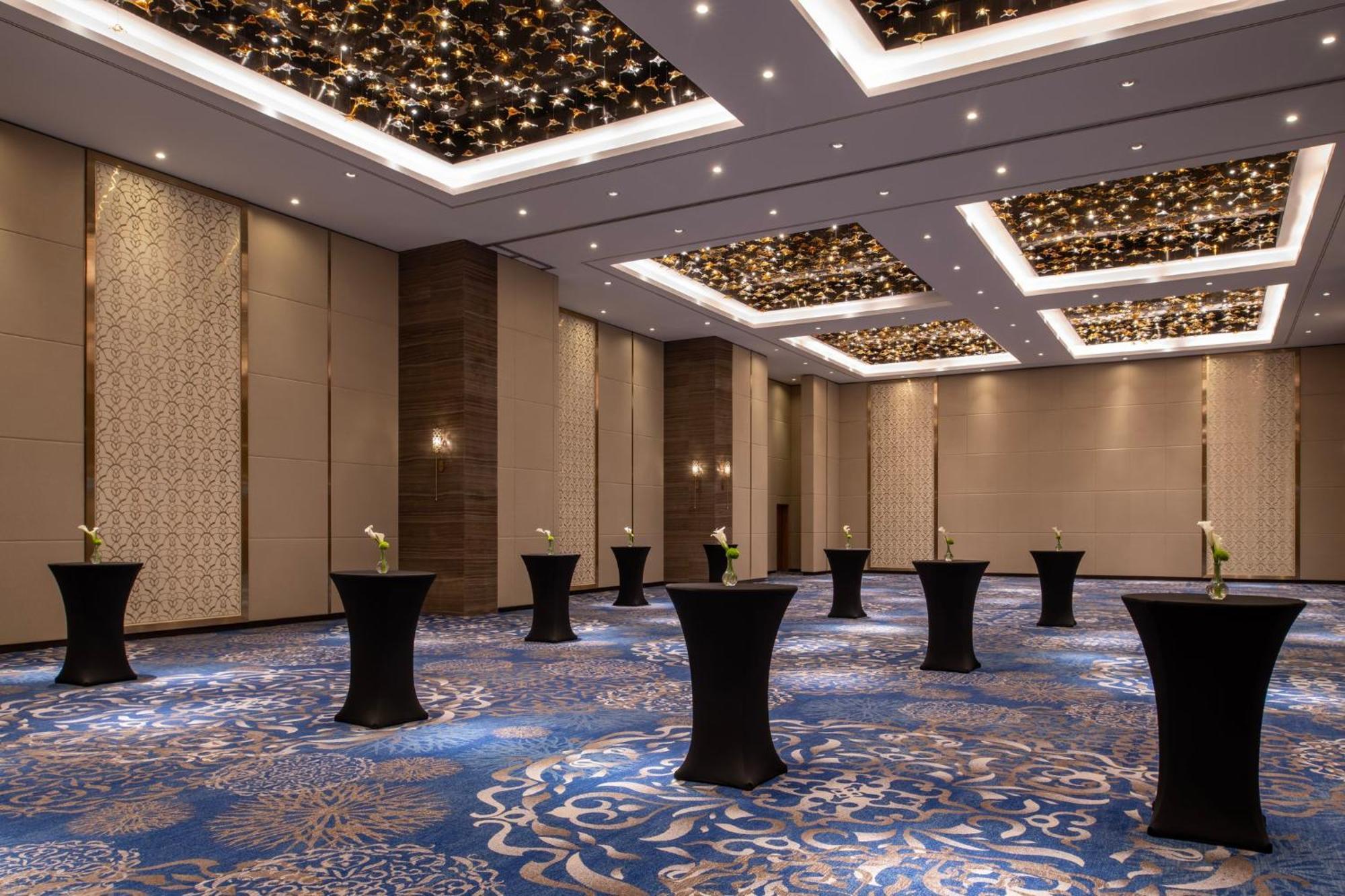 Abesq Doha Hotel And Residences, An Ihg Hotel Kültér fotó The ballroom